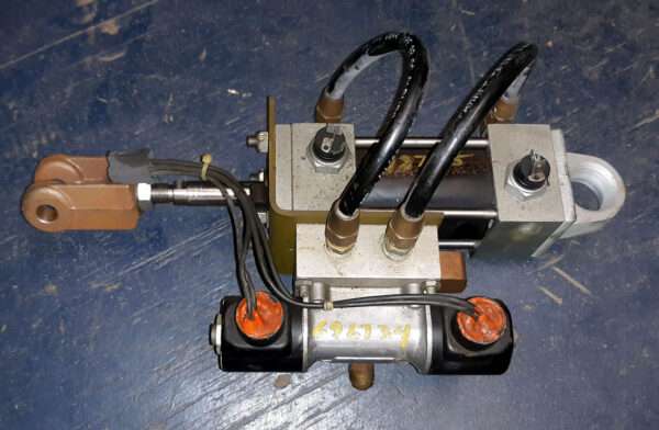 696734 - used - door closer assy - used