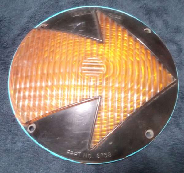 8758 - used - lens arrow turn signal - used